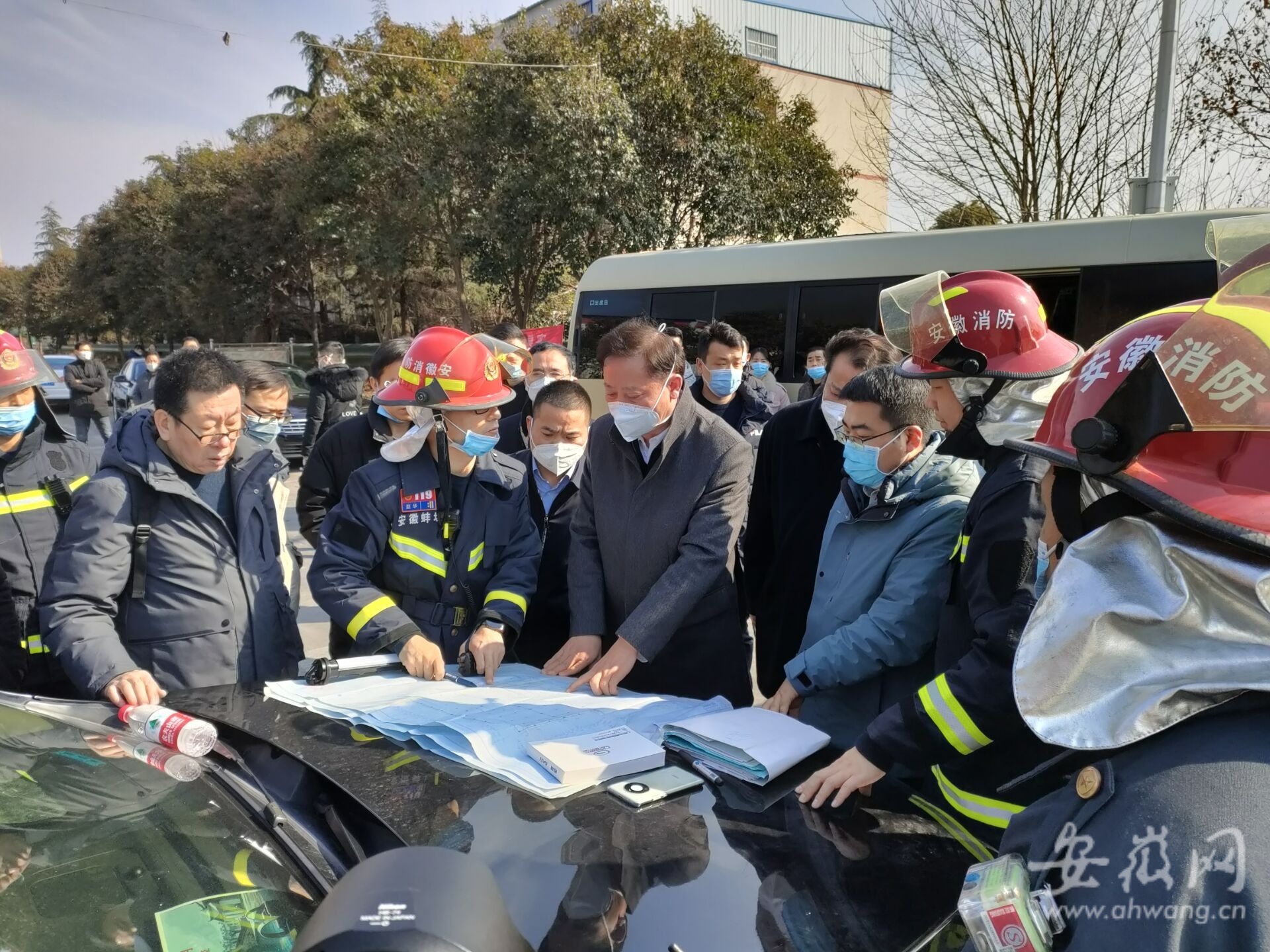 怀远一机电技术公司厂房火灾事故 过火面积约1700平方米，精冲模等设备受损
